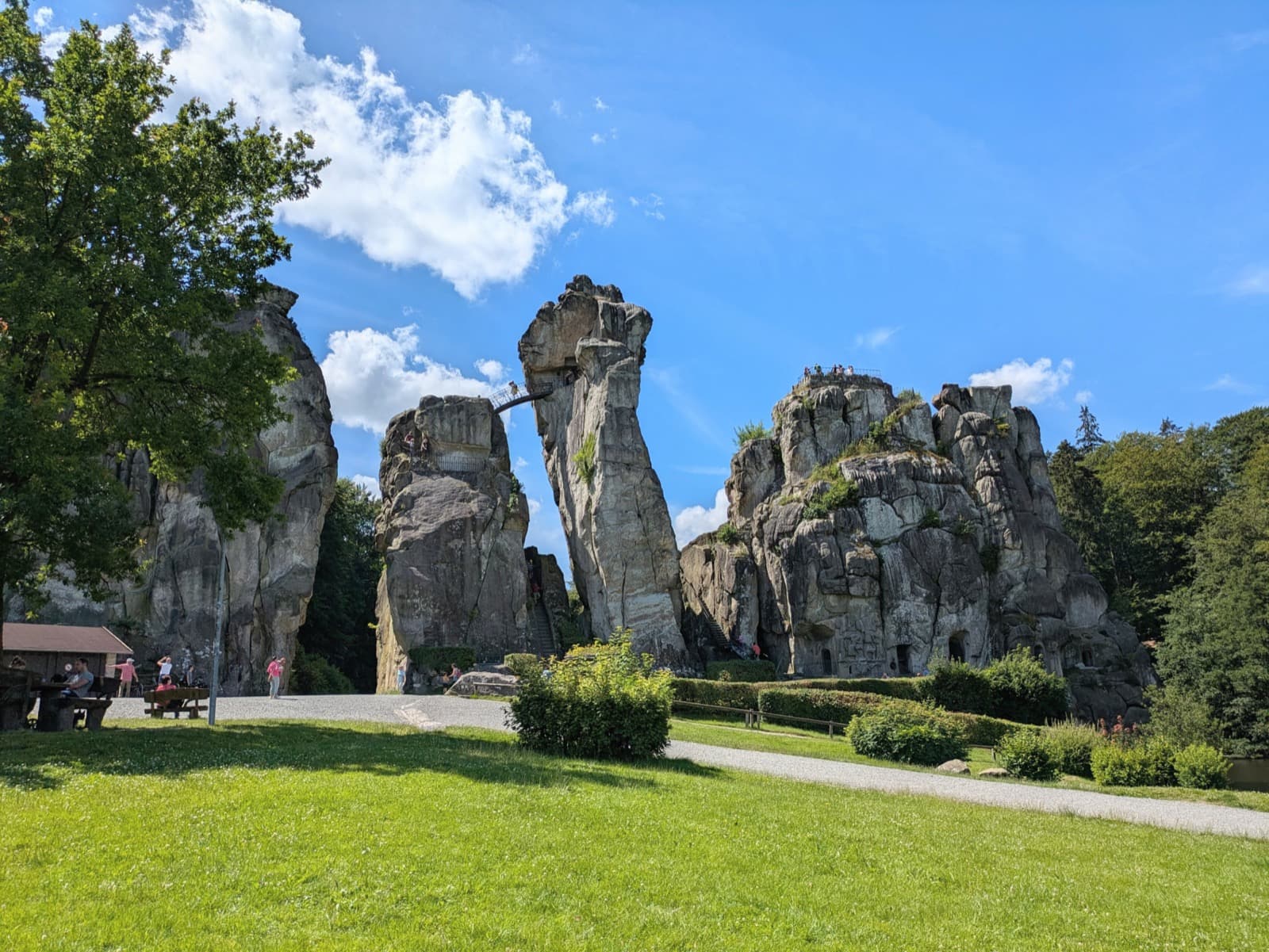 Externsteine mit See – Landesverband Lippe